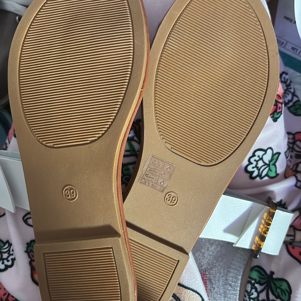 Sandals - Picture 3 of 3